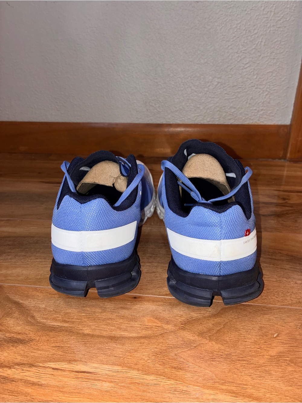 On Cloud Women’s CloudFlow Athletic Running Sneaker Shoes, blue & white- size 8 - Picture 6 of 10